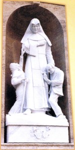 estatua de marmol de carrara de santa teresa jornet en el abside posterior de la basilica de san pedro en roma